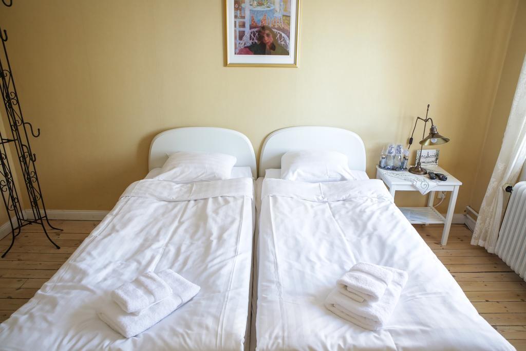 Kaggeholms Slott Bed & Breakfast Ekerö Dış mekan fotoğraf
